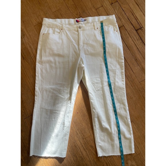 YMI Jeans Women's Cream Cropped Straight Leg Pants Size 2X - Picture 5 of 6